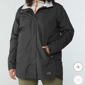 REI Rainier long line rain jacket - women’s 2x - black NWT